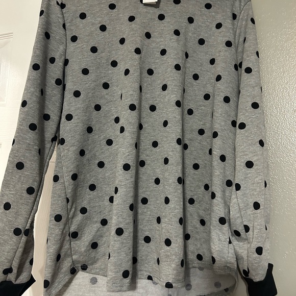 Sew in love sized large polka dots top with a bold ladder detail on the forearm - Picture 2 of 6